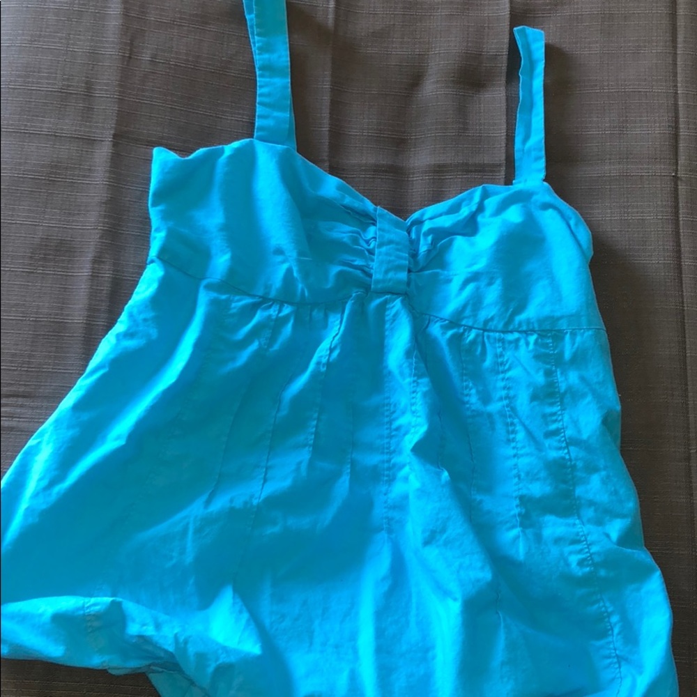 Old College Inn size medium